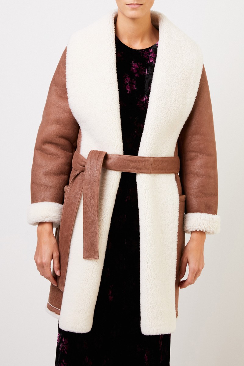 Loewe Lammfellmantel mit Gürtel Braun/Crème