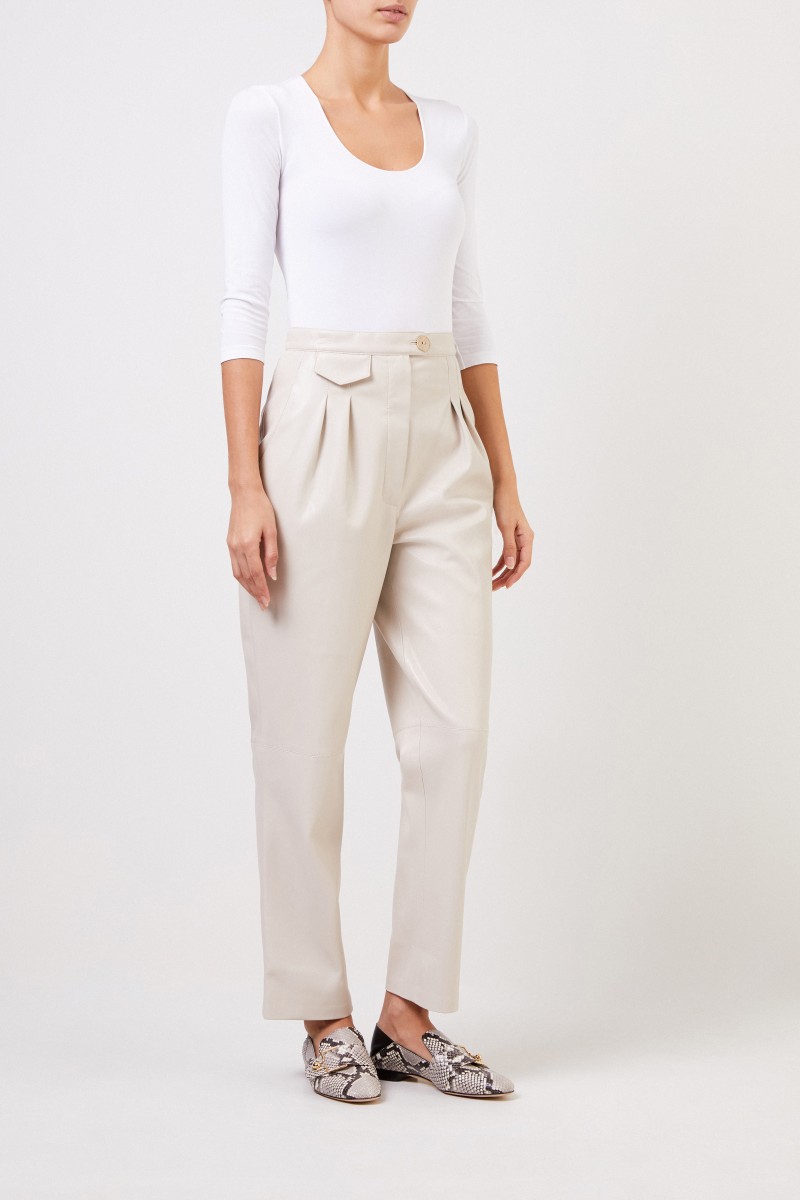 Nanushka Kunstelder-Hose 'Mitsu' Beige