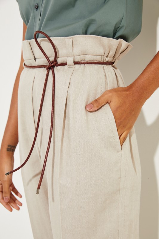 Baumwoll-Leinen Hose mit Ledergürtel Beige