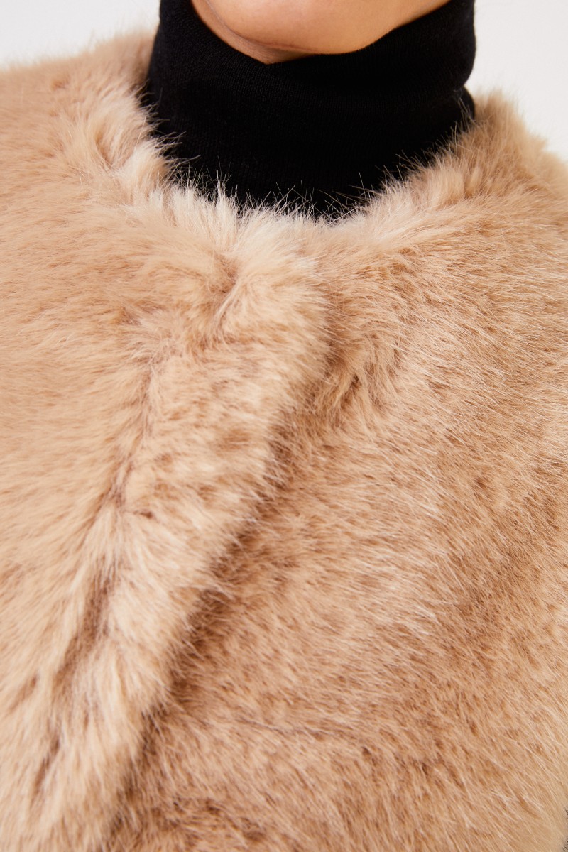 Stella McCartney Lange Faux Fur Weste Beige