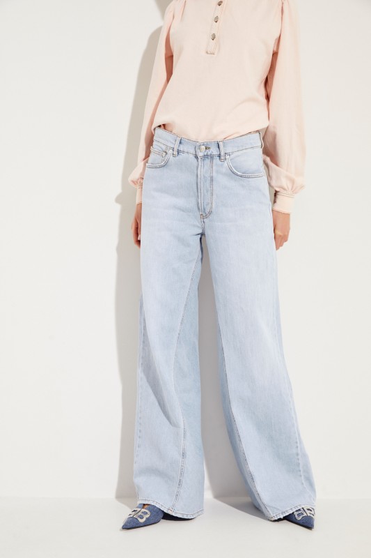 Jeans mit Schlag Hellblau