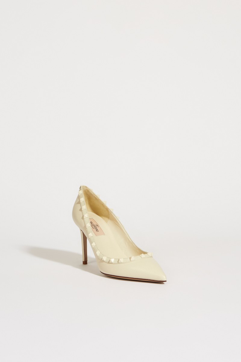 Nietenbesetzte Pumps 'Rockstud' Crème
