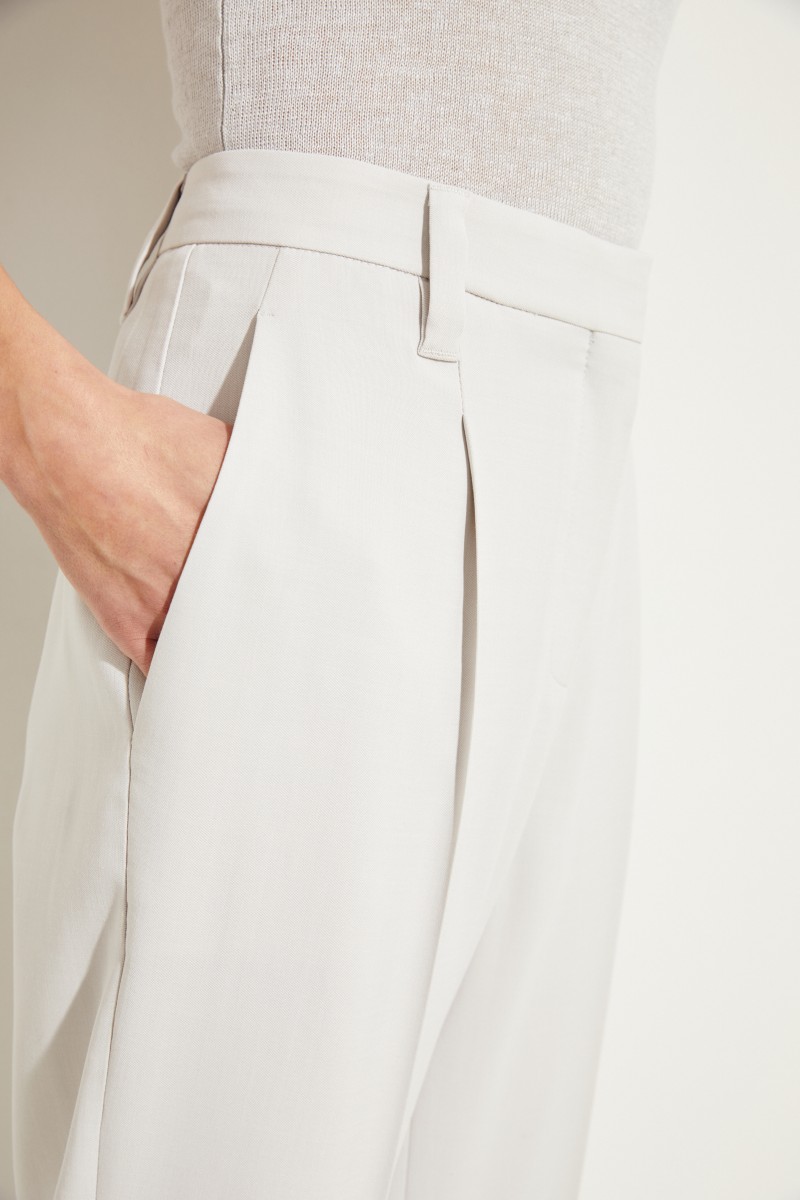 Brunello Cucinelli Woll-Bundfaltenhosen Hellgrau/Creme