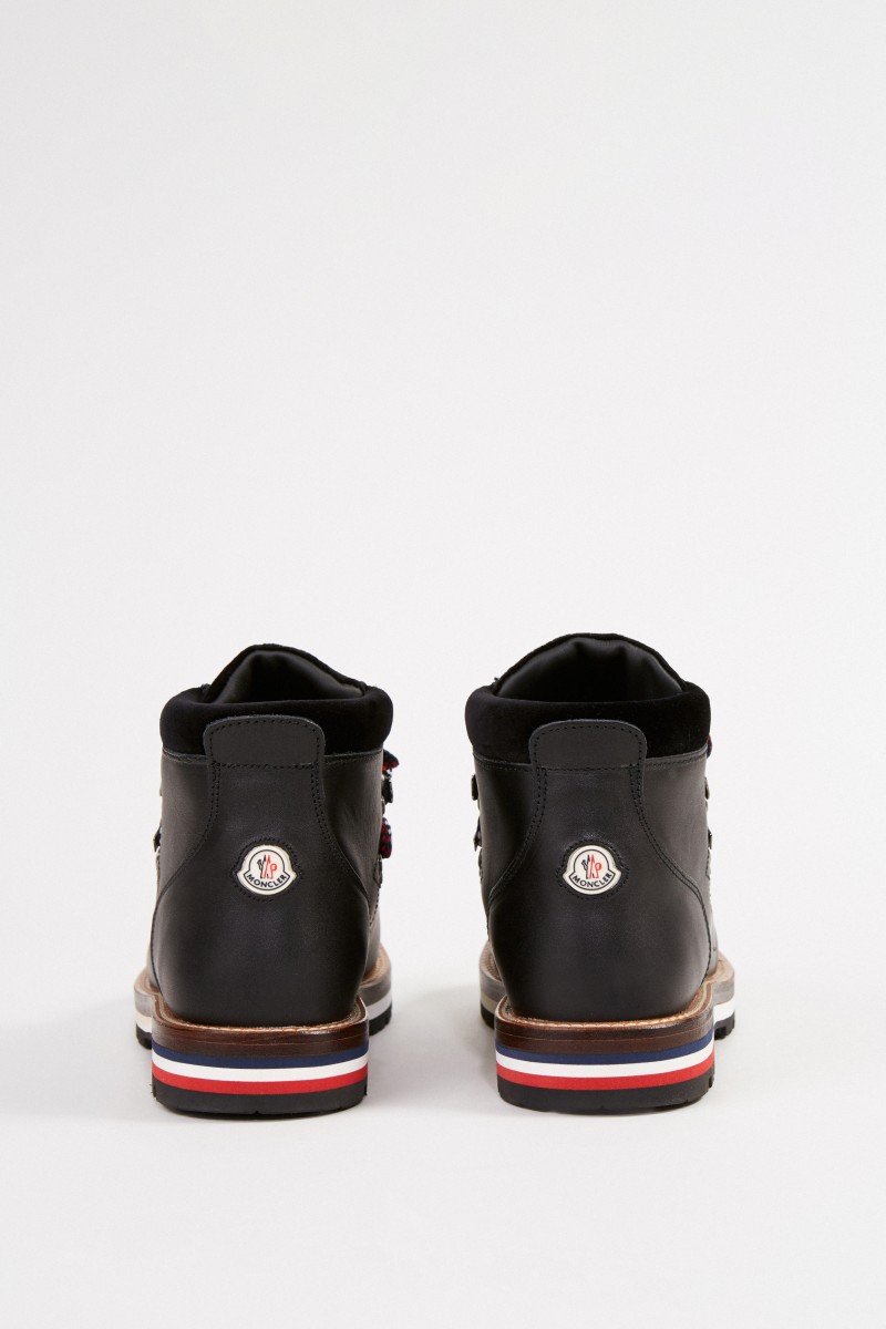 Moncler Boots 'Blanche' mit Samtdetails Schwarz