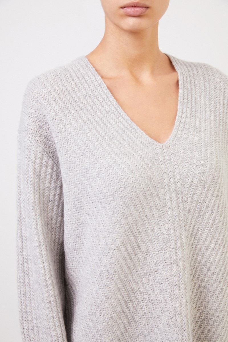 Cashmere-Pullover mit V-Neck Grau