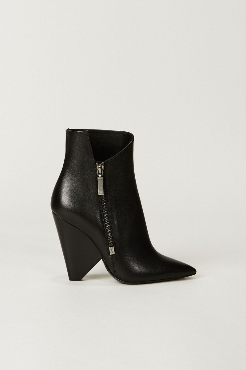 Asymmetrische Stiefelette Schwarz