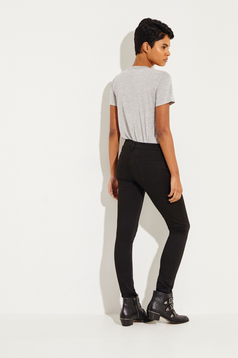 Mid-Rise Super Skinny Jeans Schwarz