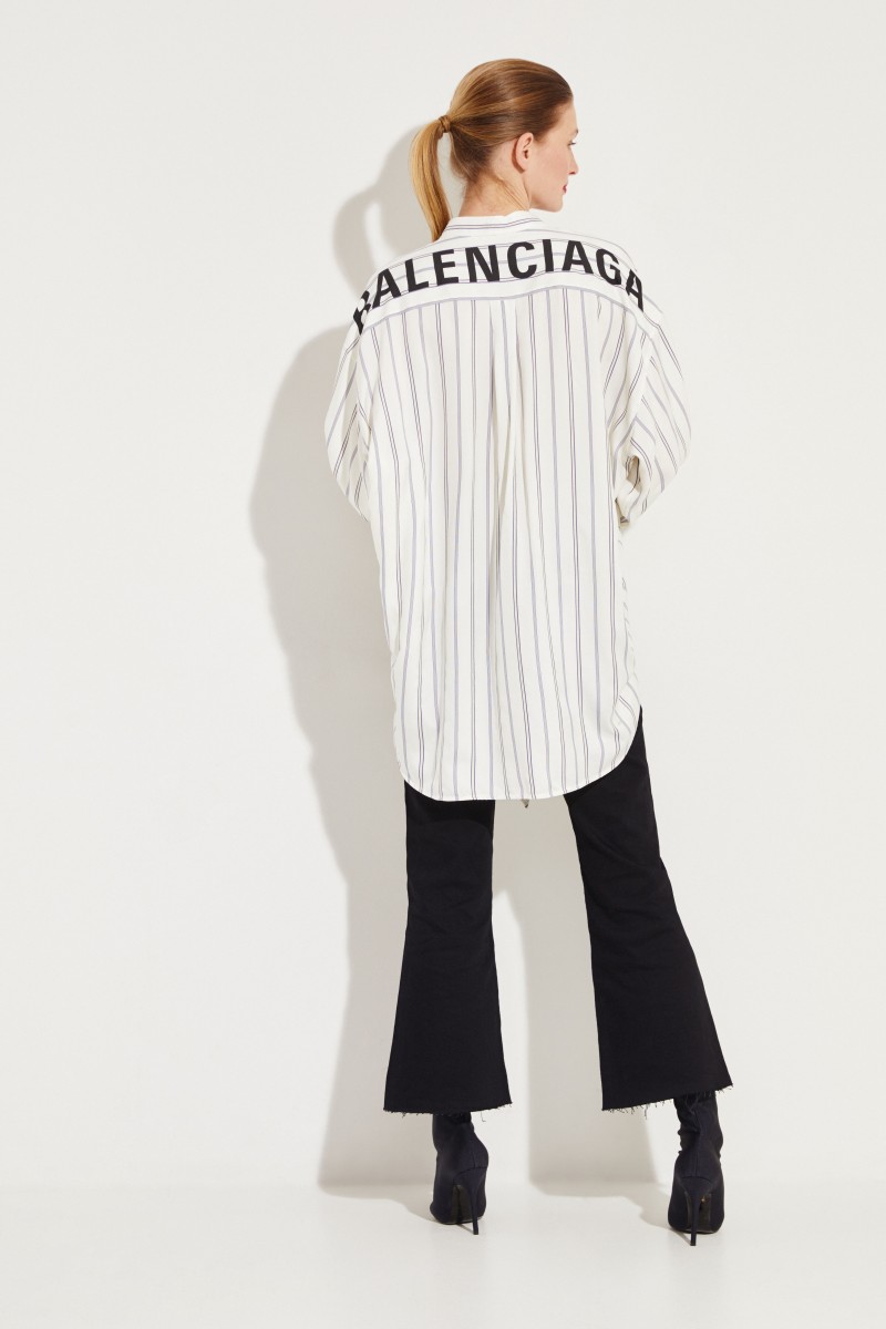 Gestreifte Oversize Seidenbluse Weiß/Blau