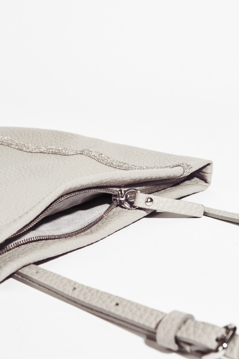 Leder-Clutch mit Perlenverzierung Grau