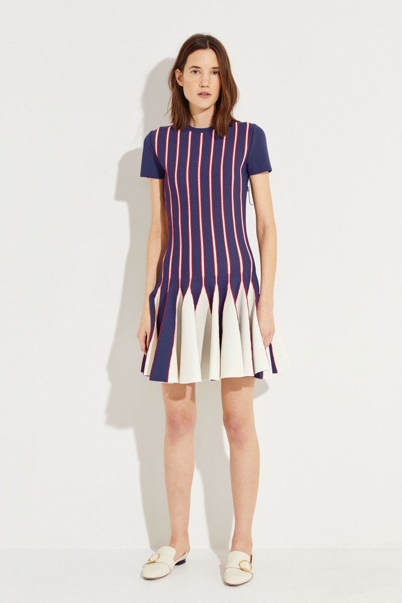 Strick-Kleid mit ausgestelltem Saum Multi