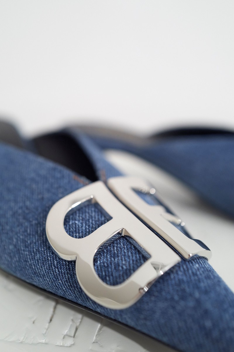 Pantolette mit Kitten-Absatz Blau