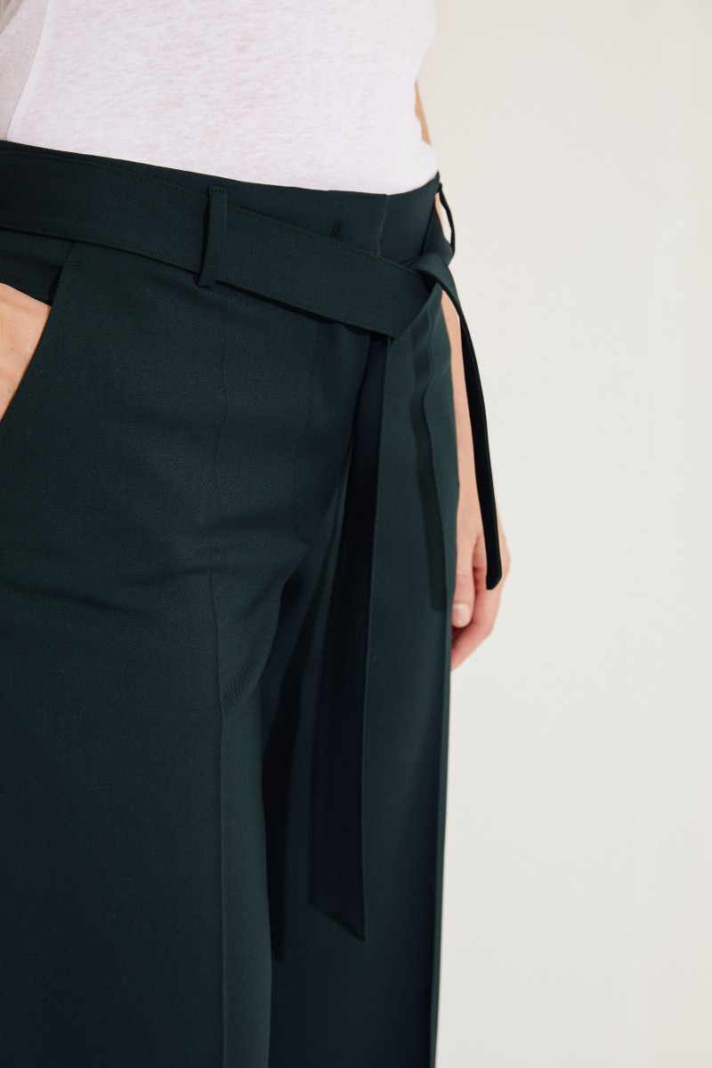 Woll-Hose 'Izabel' mit Gürtel Grün