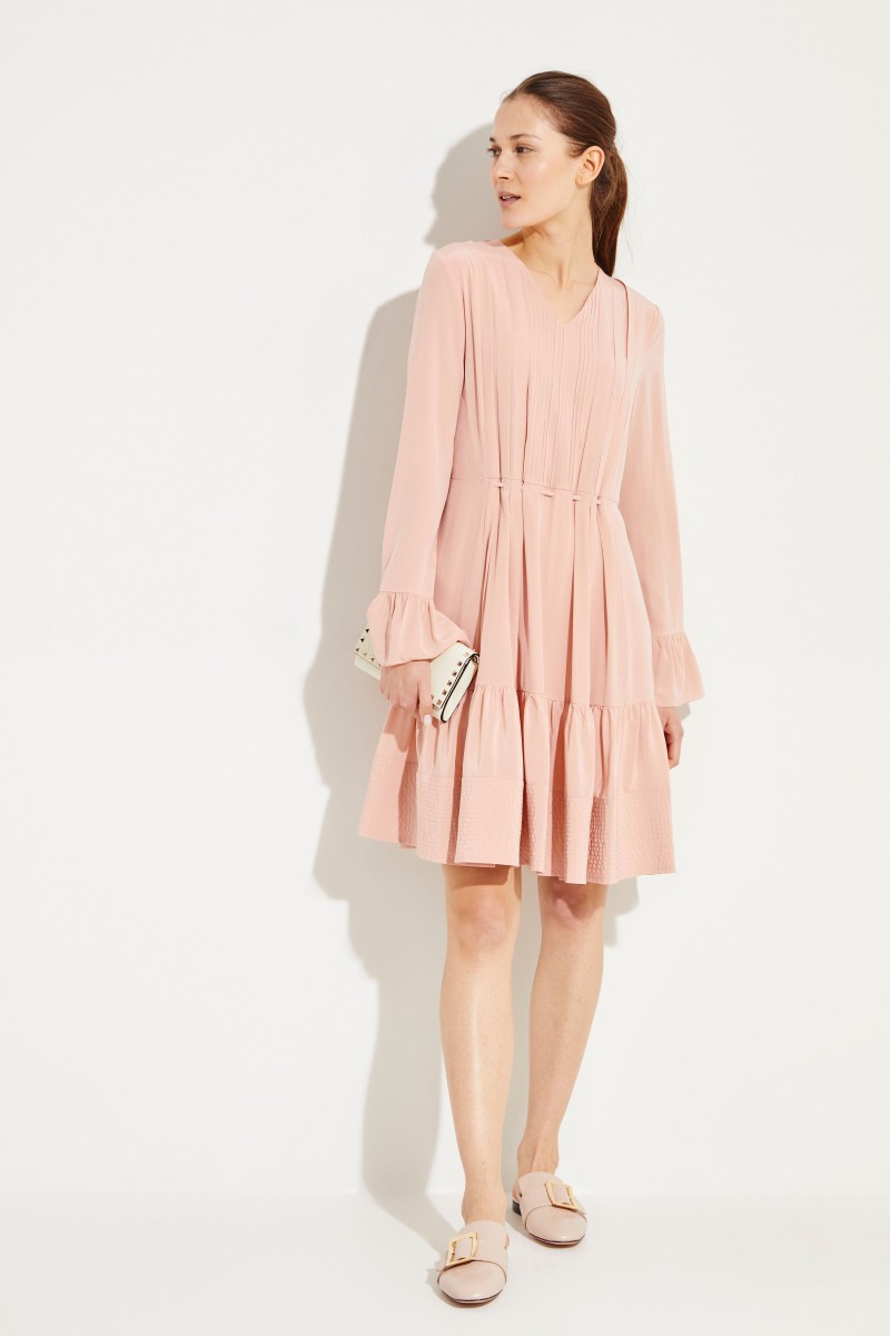 Seidenkleid mit Plissee-Details Rosé