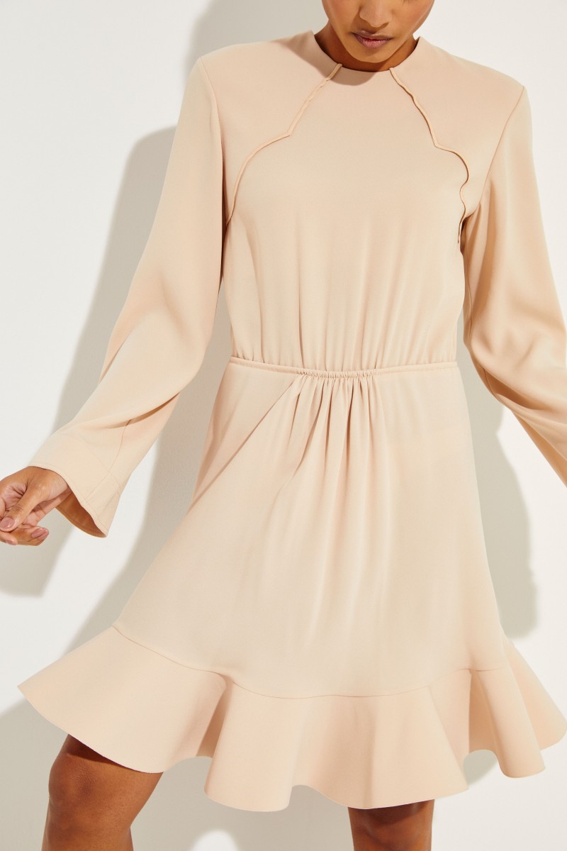 Kleid mit ausgestelltem Saum Beige