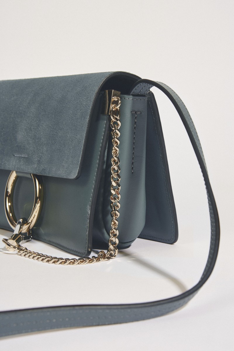 Umhängetasche 'Faye Classic Small' Cloudy Blue