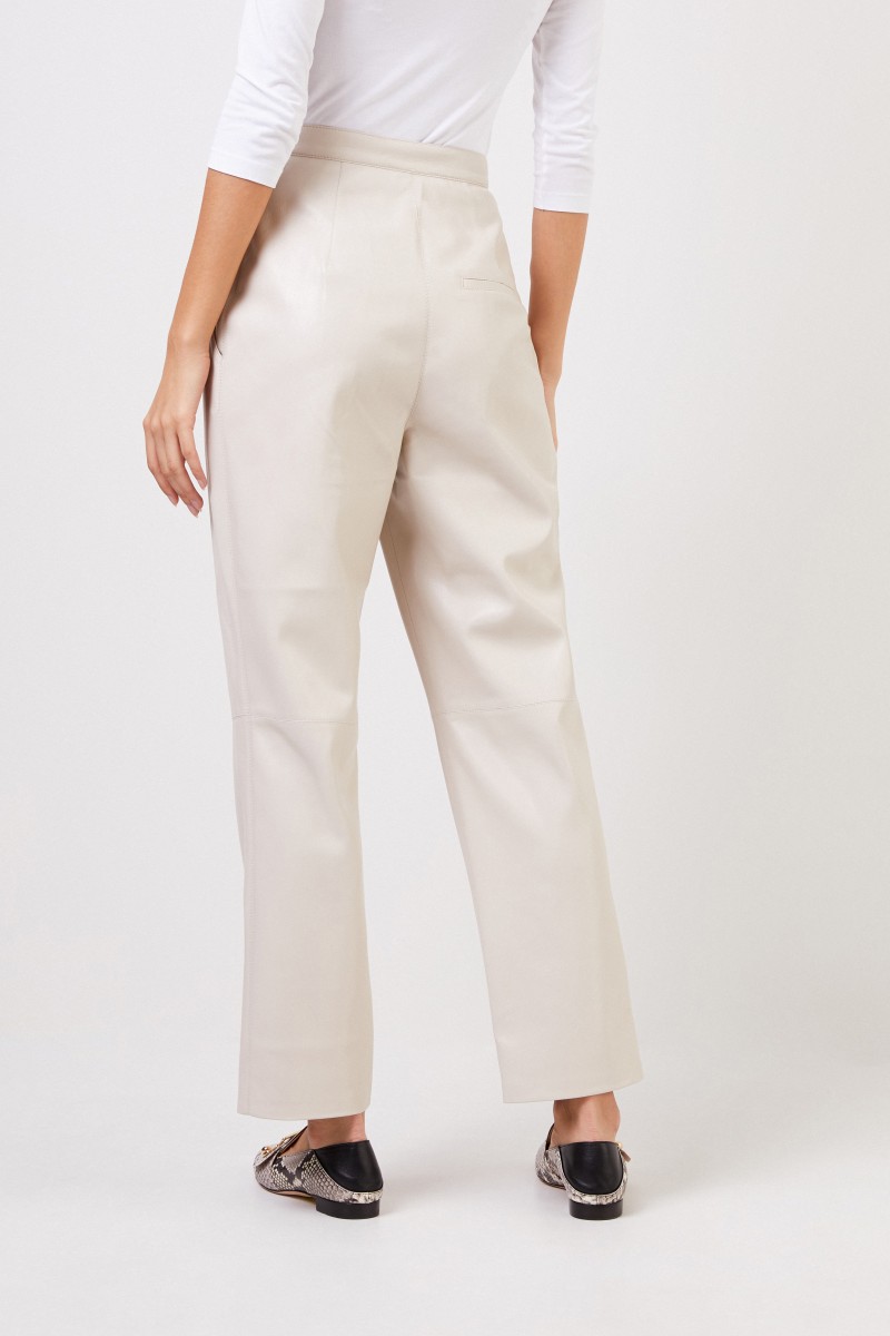 Nanushka Kunstelder-Hose 'Mitsu' Beige