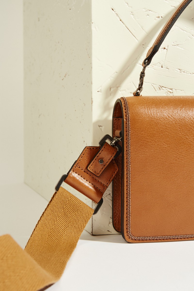 Tasche mit Perlenverzierung Braun