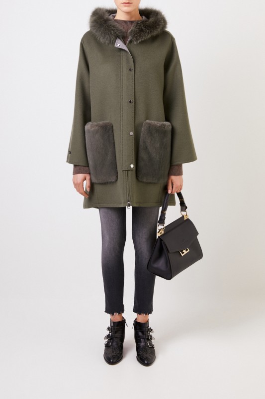 Manzoni 24 Woll-Cashmere-Mantel mit Nerzbesatz Grün