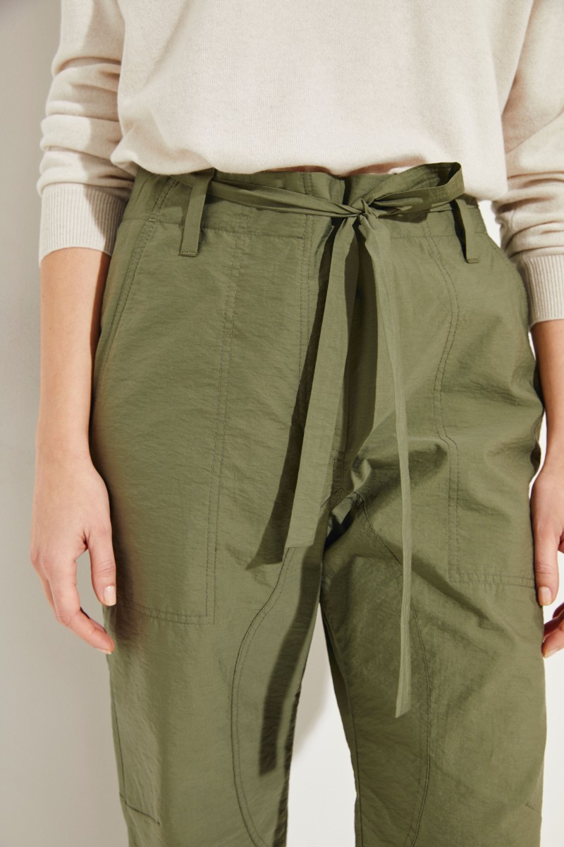 Baumwoll-Hose mit Gürtel Grün