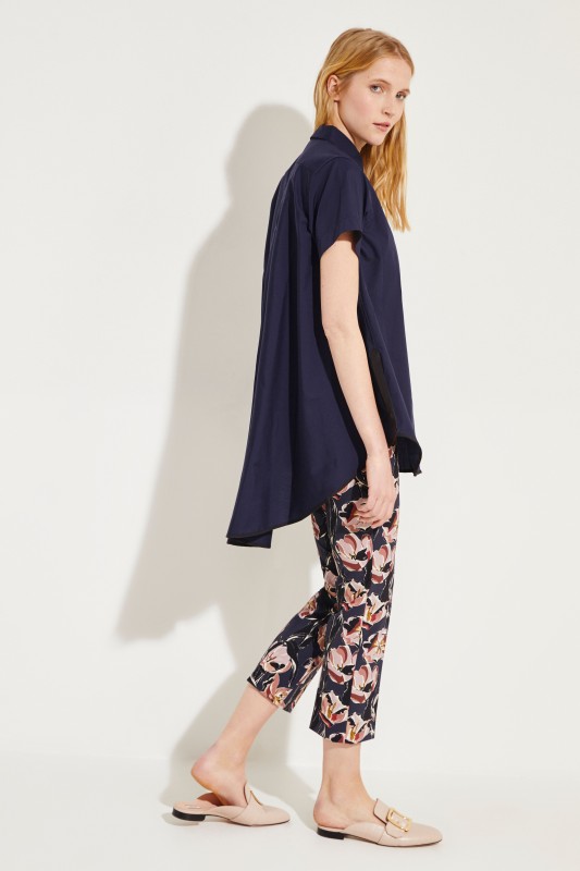 Bluse mit verkürzter Front Marineblau