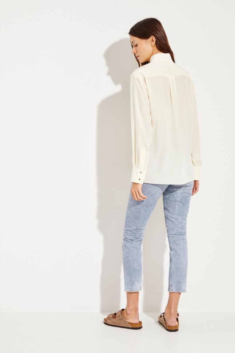 Seidenbluse mit Bindeelement Crèmeweiß