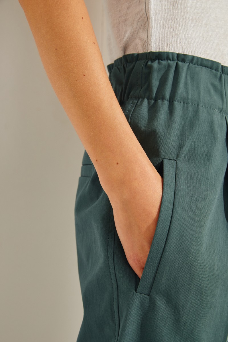 Baumwoll-Hose mit elastischem Bund Grün