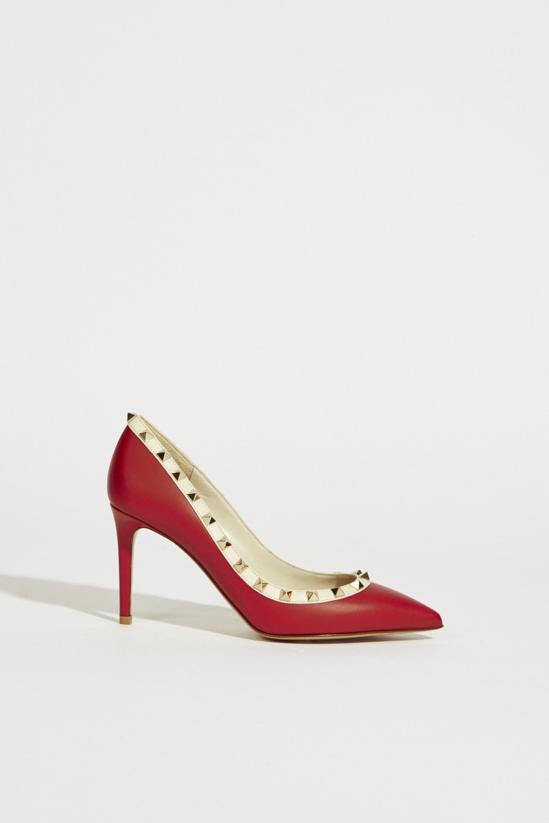 Leder-Pump mit Nietendetails Rot