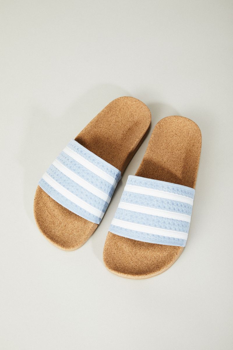 Flats 'Adilette Cork' Hellblau/Weiß
