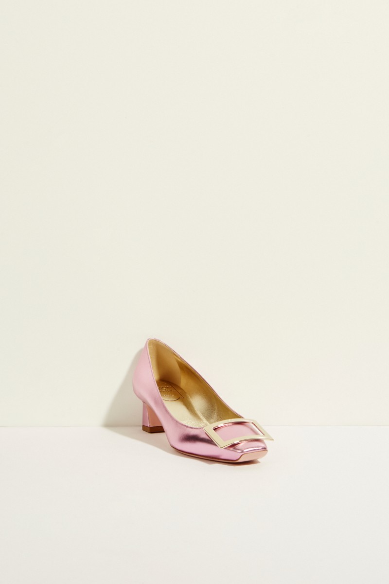 Leder-Pump 'Belle Vivier Trompette' mit Schnalle Rosé-Metallic