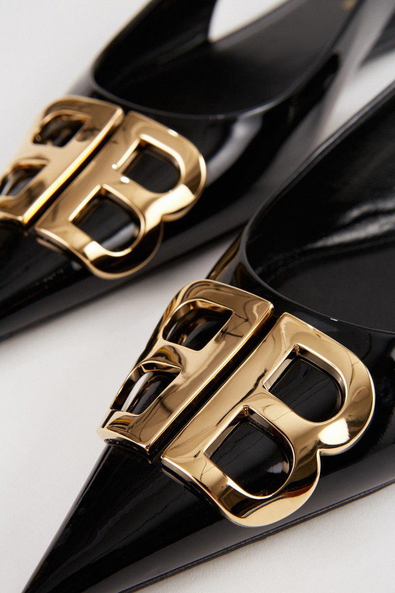 Balenciaga Spitzer Lackleder-Flat Schwarz