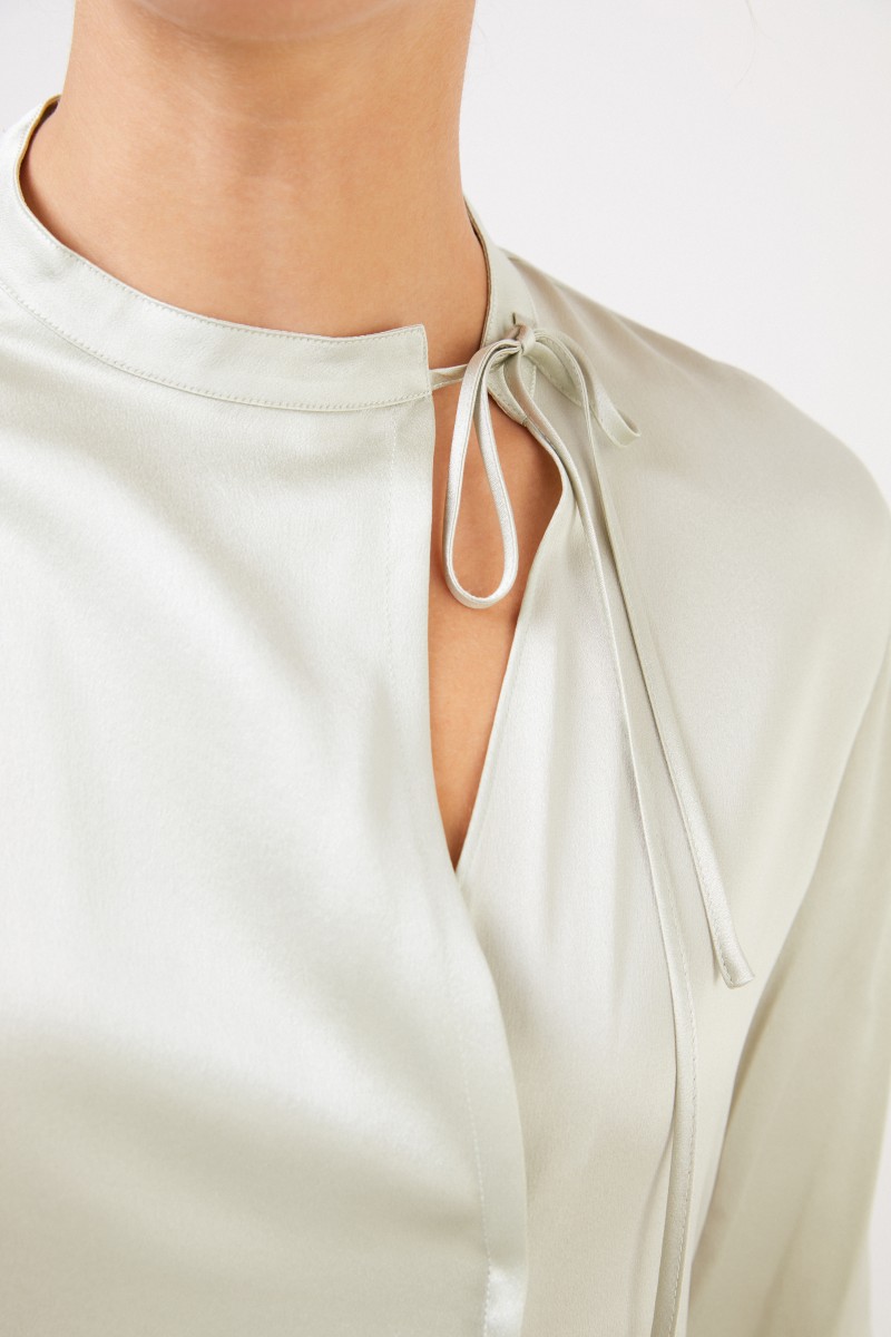 Vince Seidenbluse mit Bindedetail Hellgrün