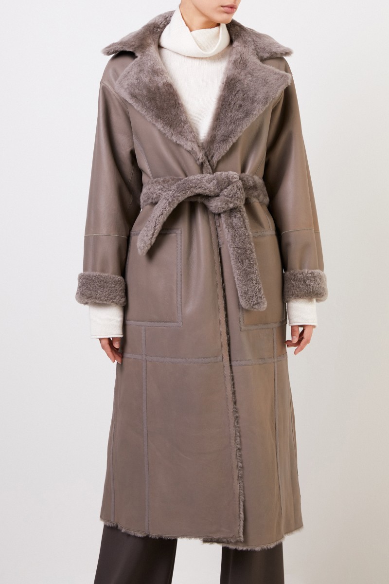 Wende-Lammfellmantel mit Gürtel Taupe