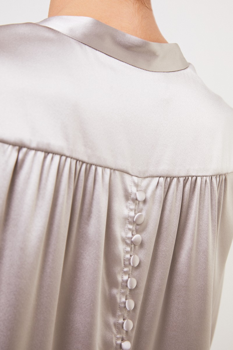 Seidenbluse mit Detail Grau