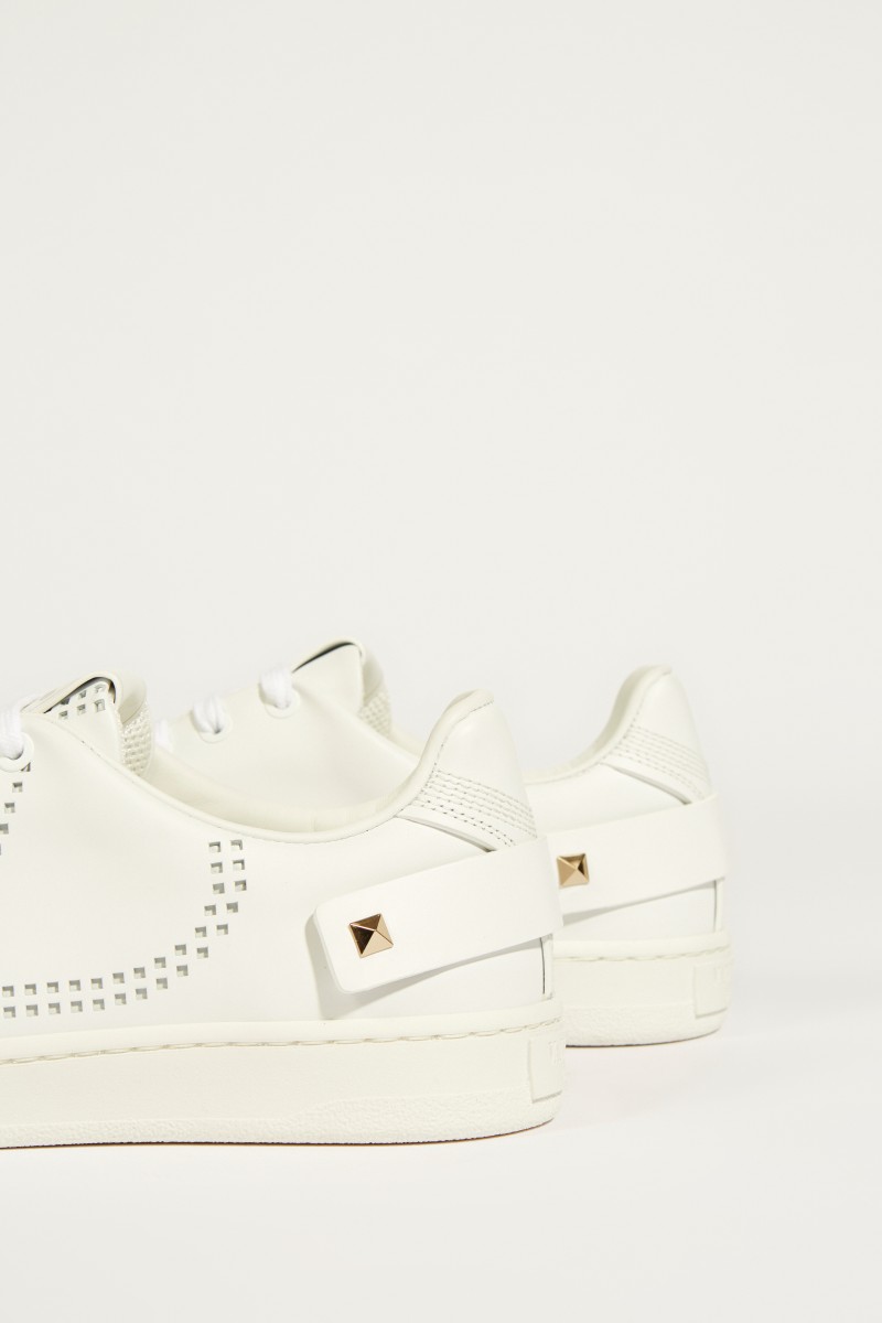 Sneaker mit Schmuckdetail Weiß
