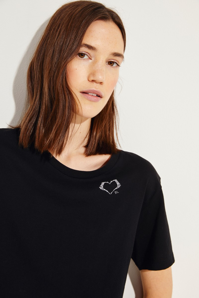 T-Shirt mit einem Logo-Detail Schwarz