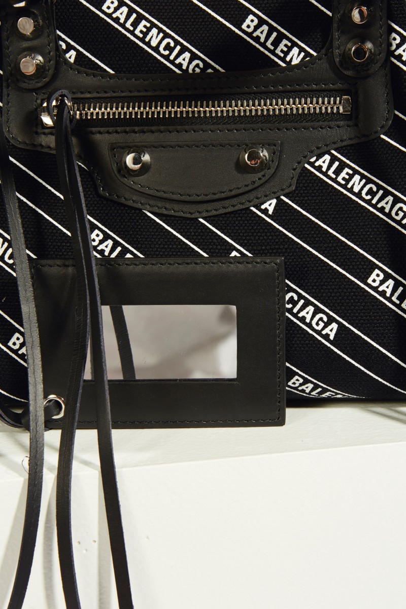 Tasche 'Classic City S' mit Logo Schwarz/Weiß