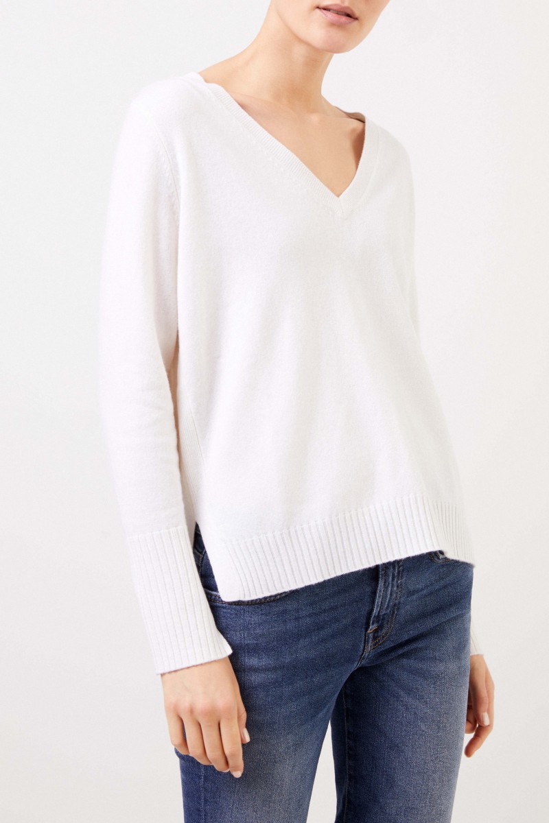 Allude V-Neck Cashmere-Pullover mit Schlitzen Crème