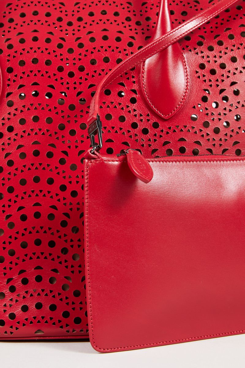 Handtasche 'Vienne Vague' aus gestanztem Leder Rot