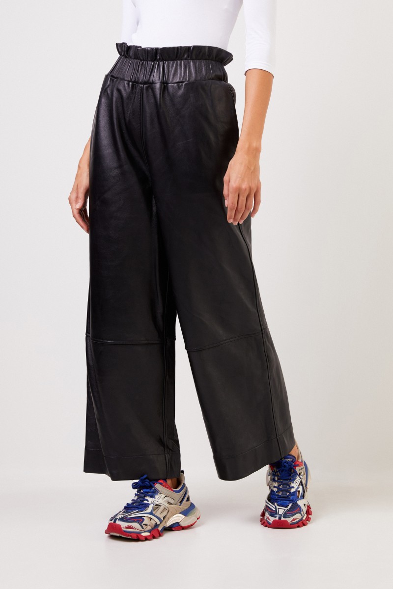 Ganni Lederhose mit elastischem Bund Schwarz