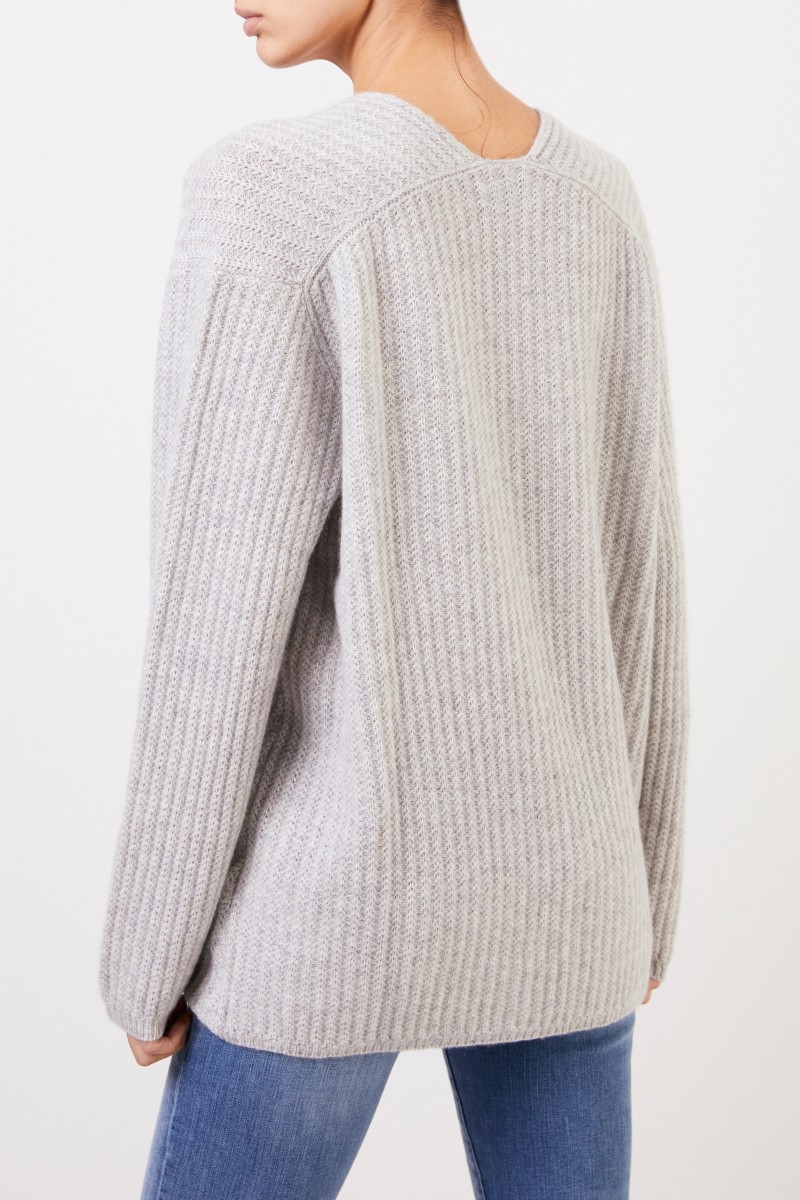 Cashmere-Pullover mit V-Neck Grau