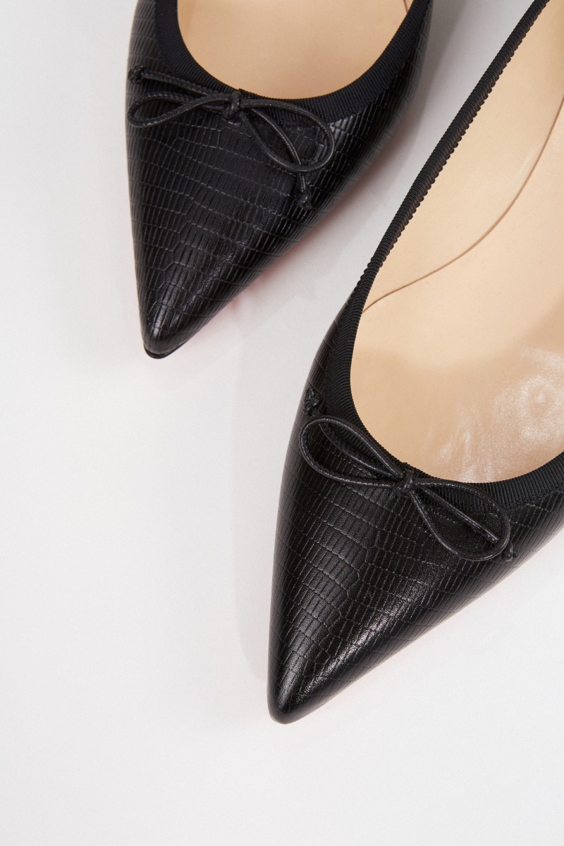 Christian Louboutin Spitzer Leder-Flat 'Hall' mit Reptilien-Optik Schwarz