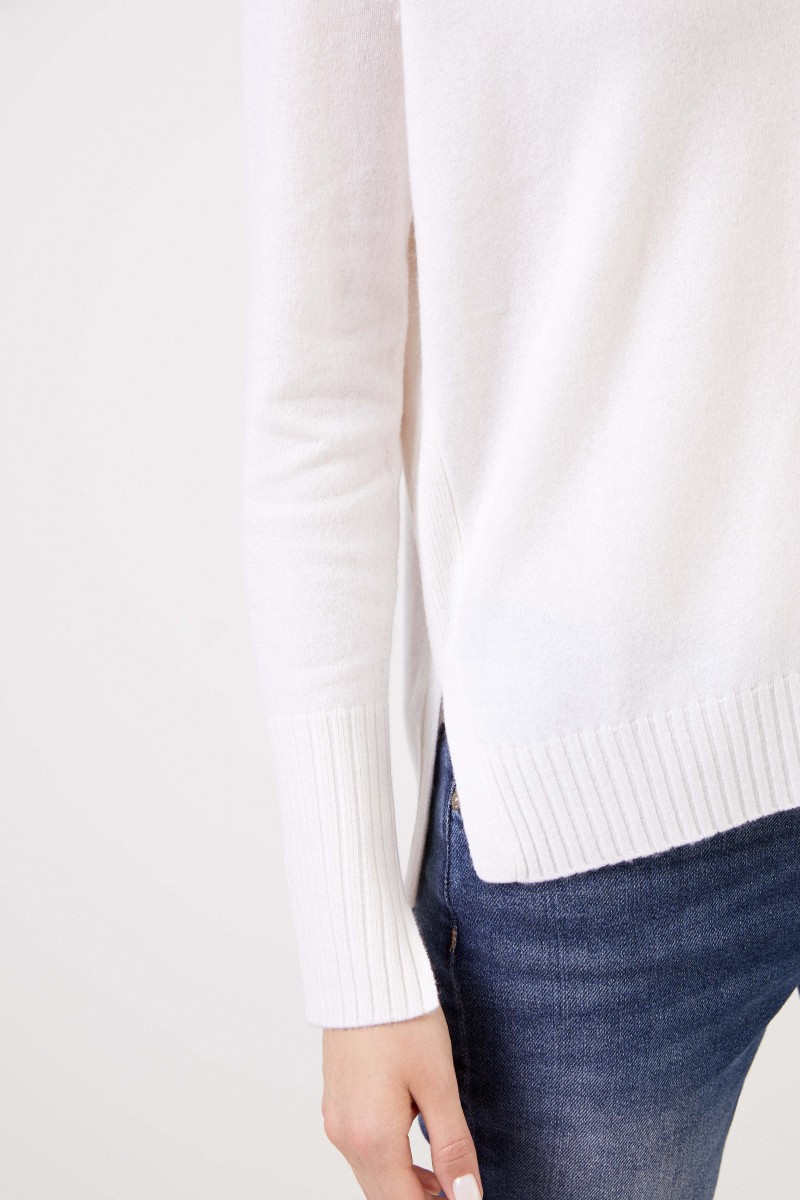 Allude V-Neck Cashmere-Pullover mit Schlitzen Crème