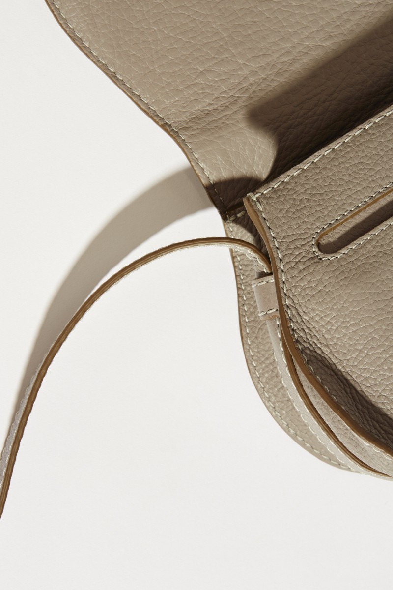 Umhängetasche 'Marcie Saddle Small' Cashmere Grey