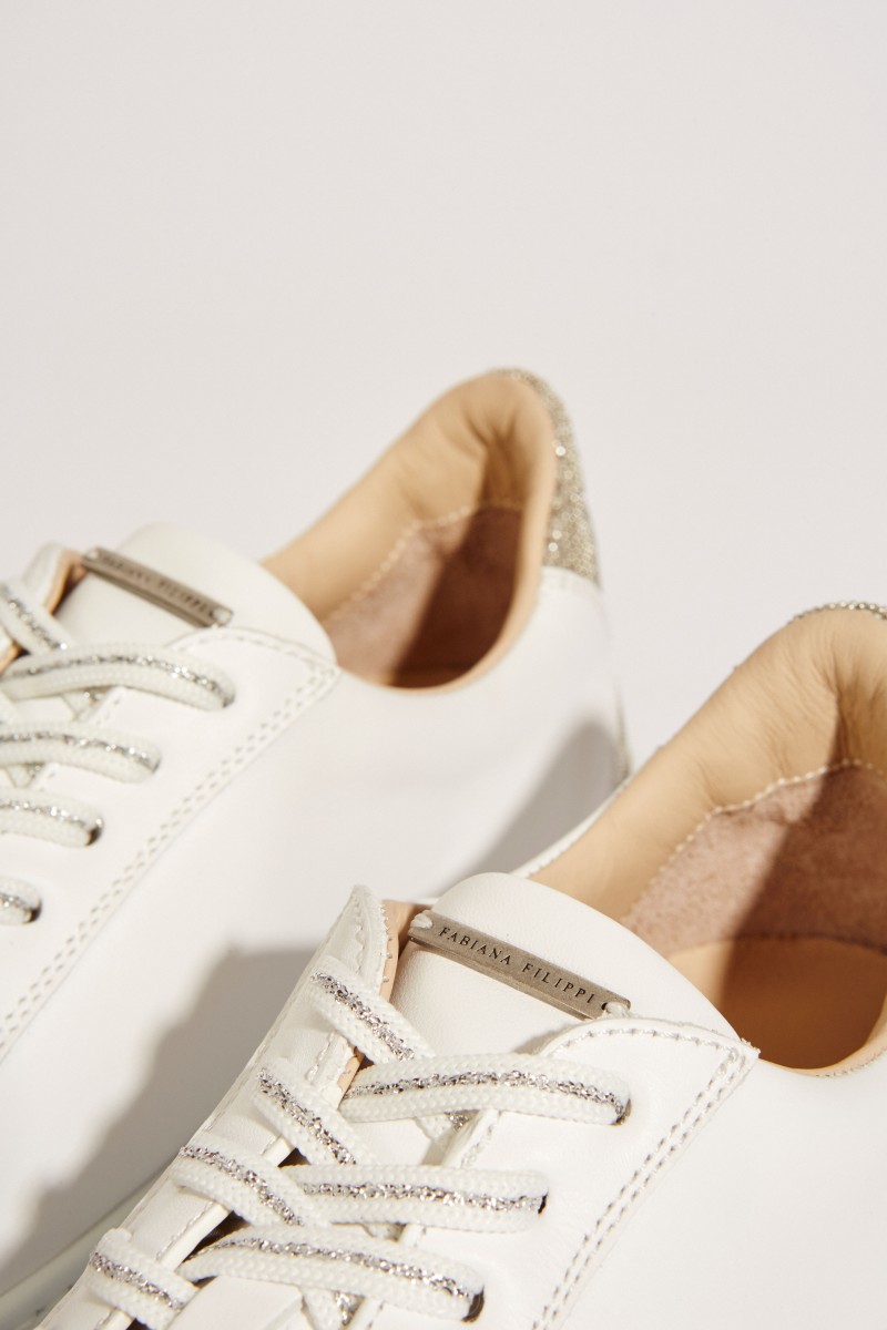 Leder-Sneaker mit Perlenverzierung Weiß