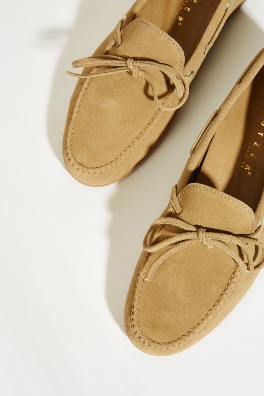 Veloursleder-Schuh Beige