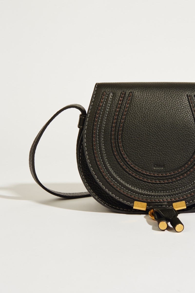 Umhängetasche 'Marcie Saddle Small' Schwarz