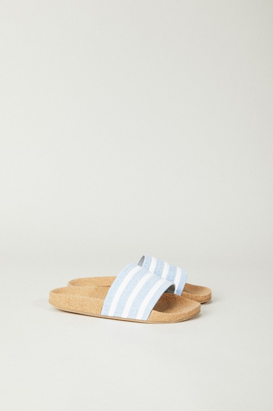 Flats 'Adilette Cork' Hellblau/Weiß