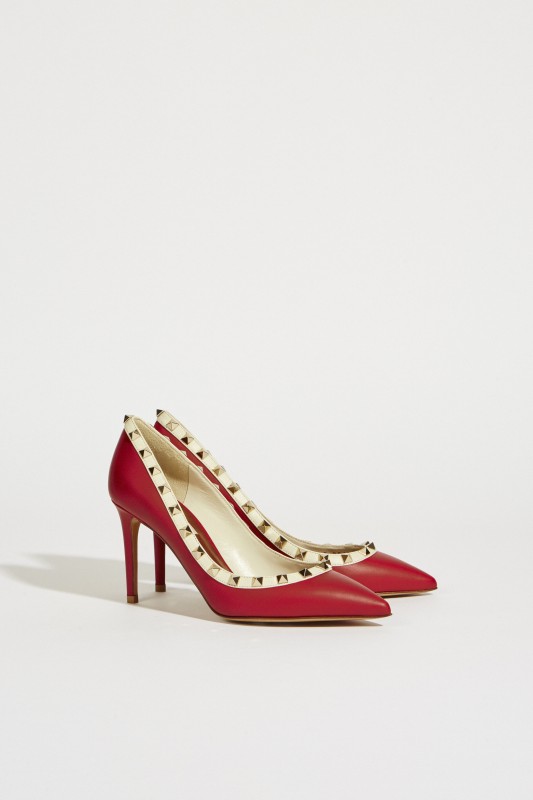Leder-Pump mit Nietendetails Rot