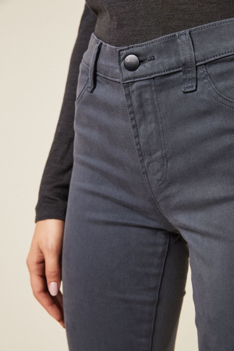 Mid-Rise Super Skinny Ash Grey