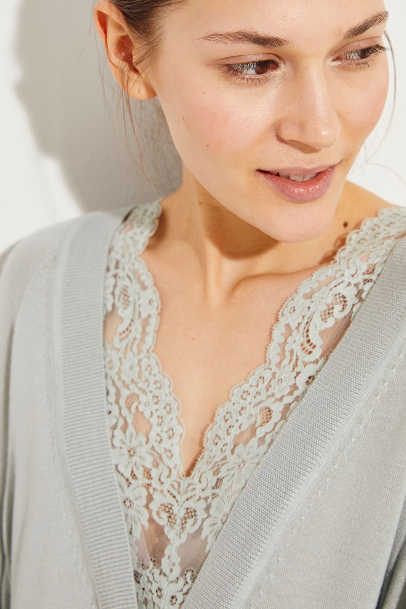 Woll-Seiden-Pullover mit Spitzeneinsatz Bleached Grey